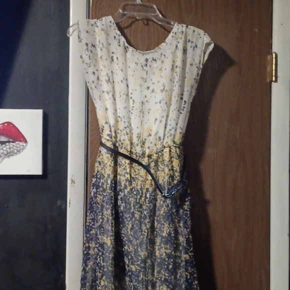 Dress - Picture 1 of 4
